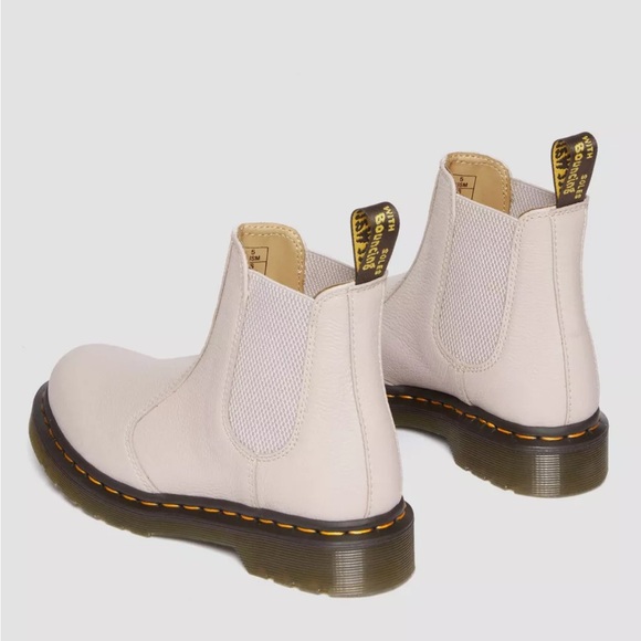 Dr. Martens 2976 Chelsea Boots - Picture 4 of 10